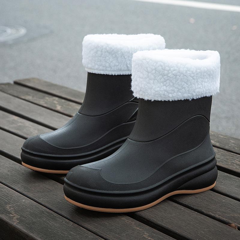 Outdoor Rain Shoes Fashionable Adult Waterproof Shoes Warm Short Rain Boots Women's Velvet Thick-soled Non-slip Versatile Rubber Shoes