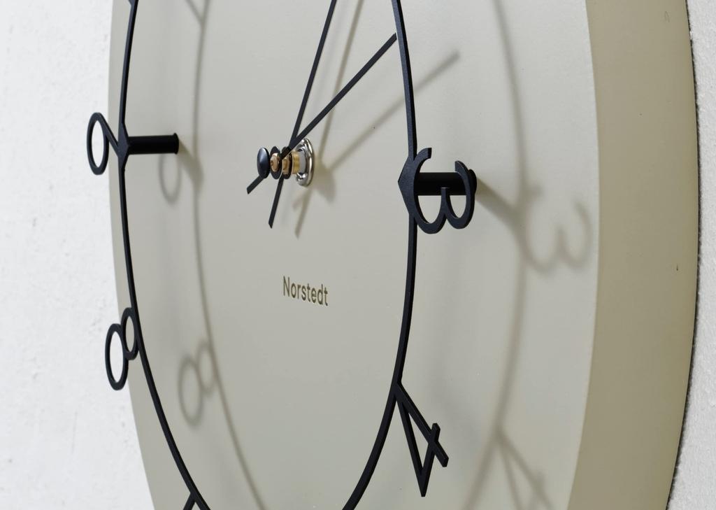 Interform Настенные часы Lou Бежевый Черный Плавный ход CL-4317BE