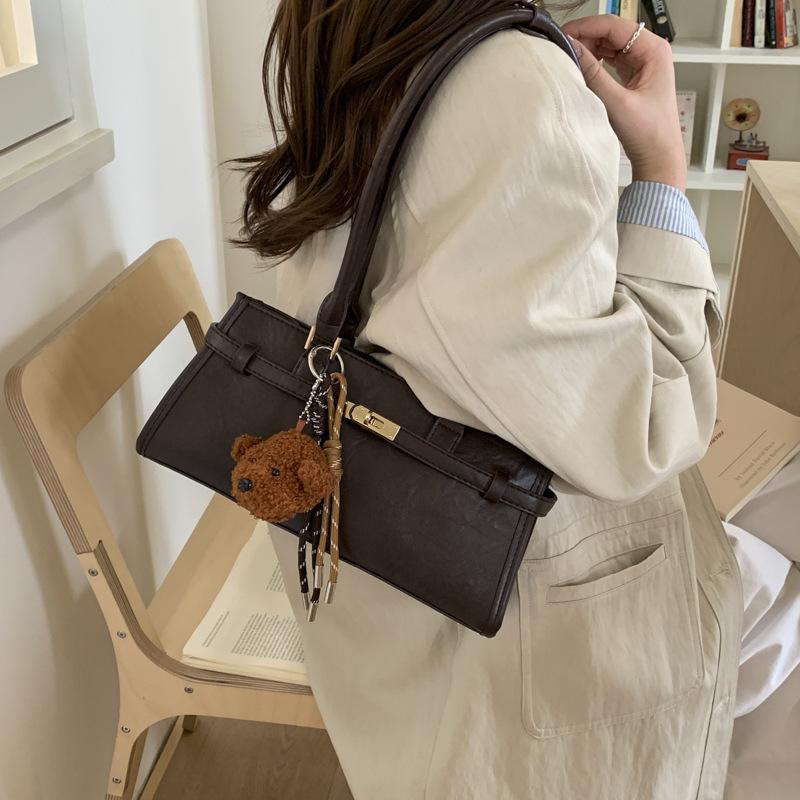 Сумка подмышку женская 2025 новая с высоким чувством женская мода универсальный нишевый дизайн взрыв интернет-знаменитости наплечная сумка