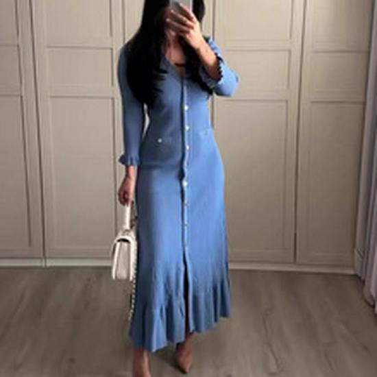 Летнее приталенное женское длинное вязаное платье с разрезом и широкой юбкой