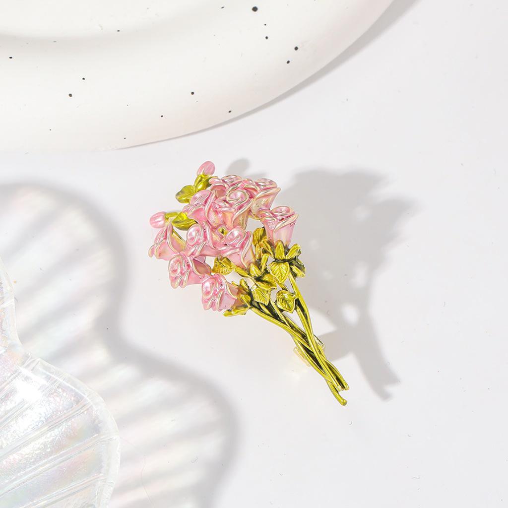 Romantic Rose Enamel Brooch: Oil Painting Style, Creative Country Fashion, Three-Dimensional Flower Design for Women