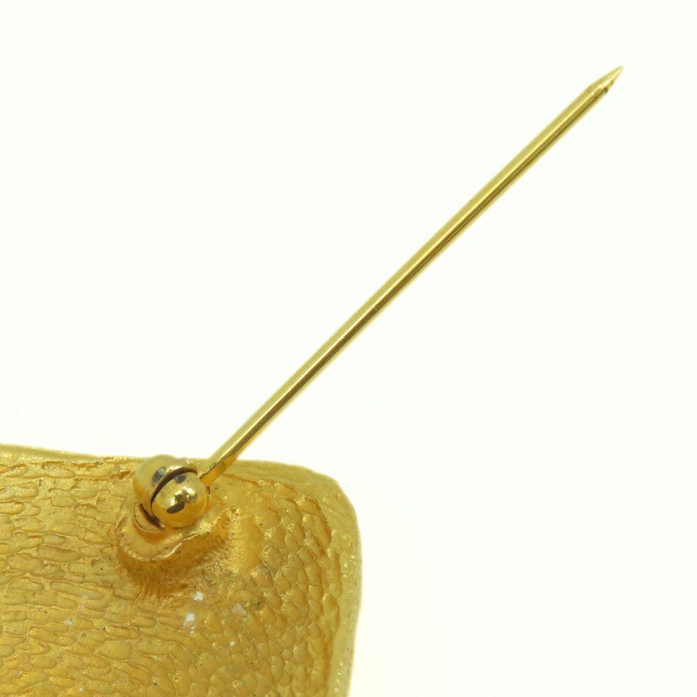 Used CHANEL Brooch COCO Mark metal 17.3g gold 29