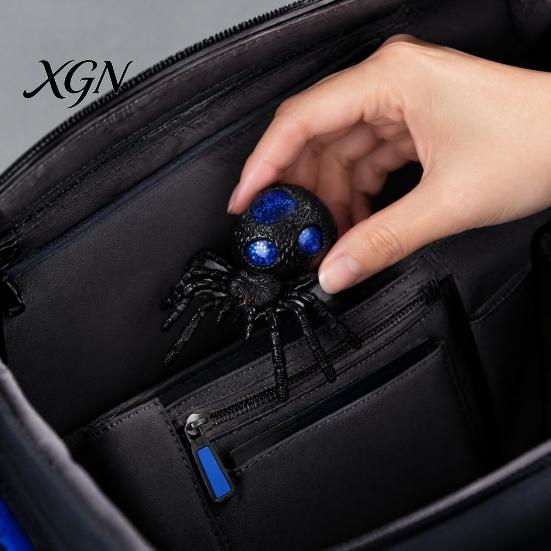 Halloween Party Decoration 1/4Pcs Glitter Spider Squeeze Toy, Stress Relief Realistic Scary Gadget Fake Prank Toy Portable Reliever