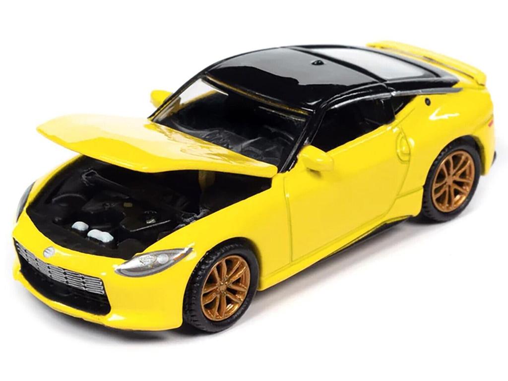 Auto World 1/64 Nissan Z 2023 Thunder Yellow Fairlady Z Miniature Car