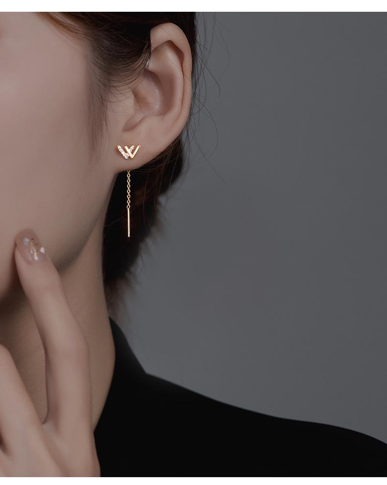 Серьги 'W' из серебра 925 пробы Banyan Tree для женщин - Элегантный нишевый дизайн, тренд 2022 года