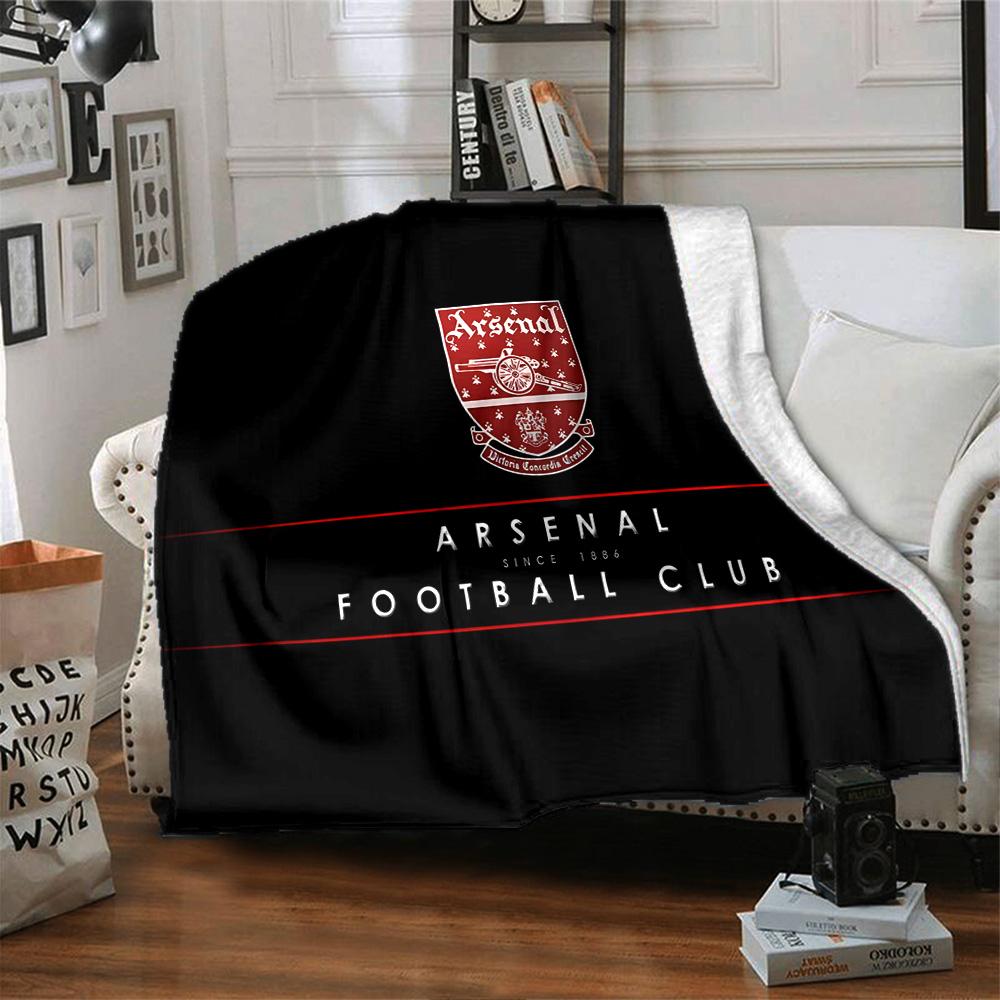 Arsenal Football Club Crest Flannel Blanket, Soft Polyester, Modern Design, All-Season for Camping, Travel, Gifts for holidays or birthdays