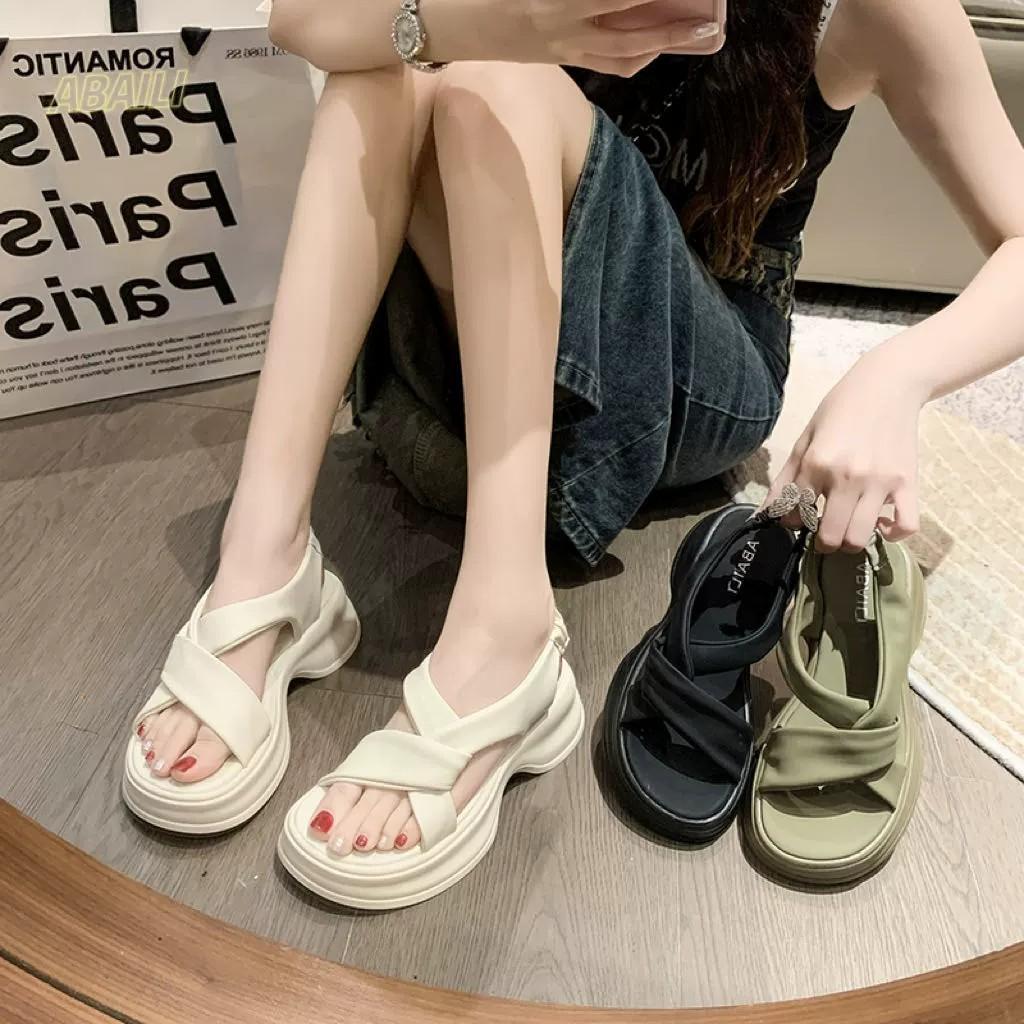 Muffin Platform Sandals Women's Summer 2025 New Small Beach Shoes High-end French with Skirt Roman Shoes