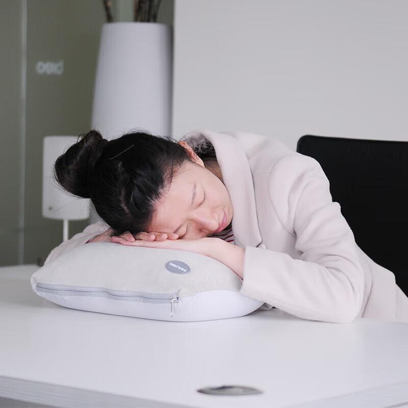 Breo Cilaisen Heated Massage Blanket with Pillow CN plug (adapter included)