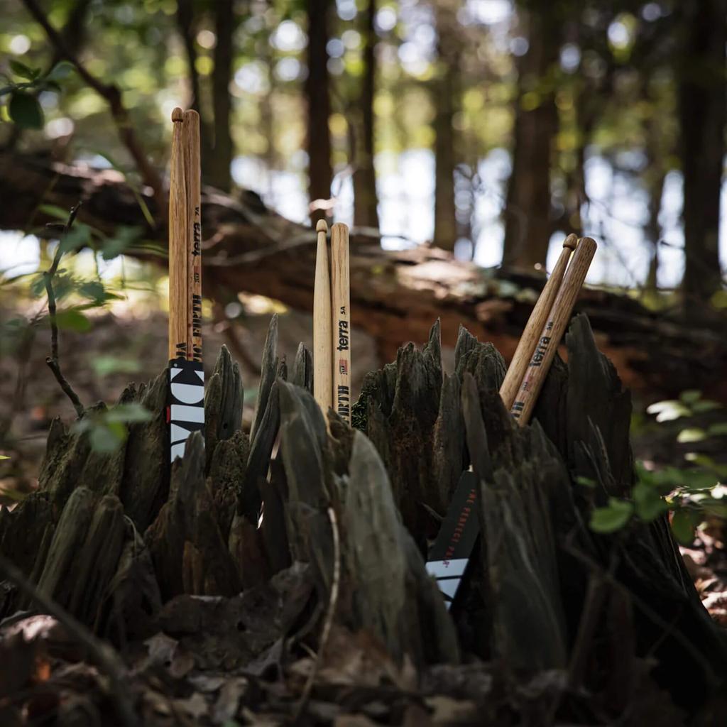 Барабанные палочки Vic Firth American Classic Серия Terra 5AT Древесина Гикори Американский Наконечник 4 пары