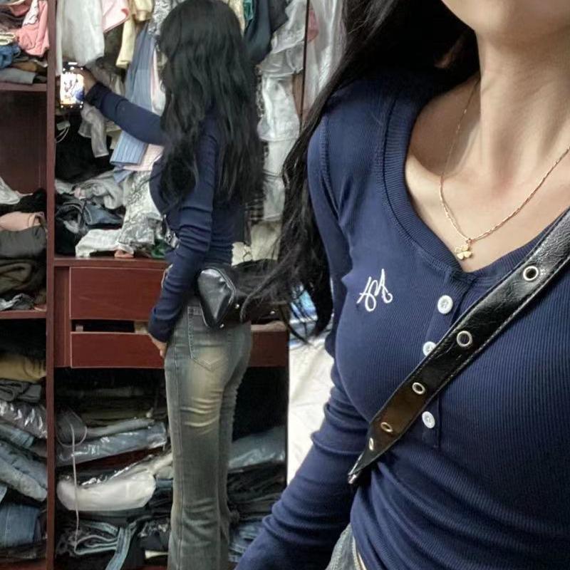 Сладкий и пикантный женский трендовый топ с V-образным вырезом, облегающего кроя, с длинным рукавом