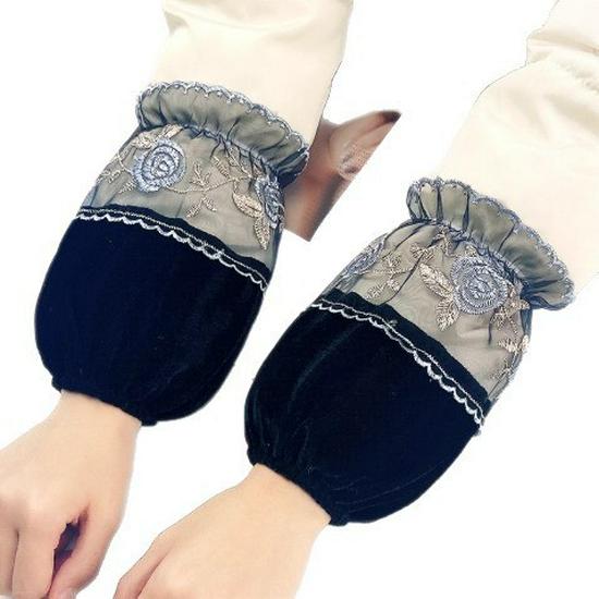 Exclusive Autumn/Winter Gold Velvet Women's Short Sleeves with Lace Stitching - Anti-Stain Design