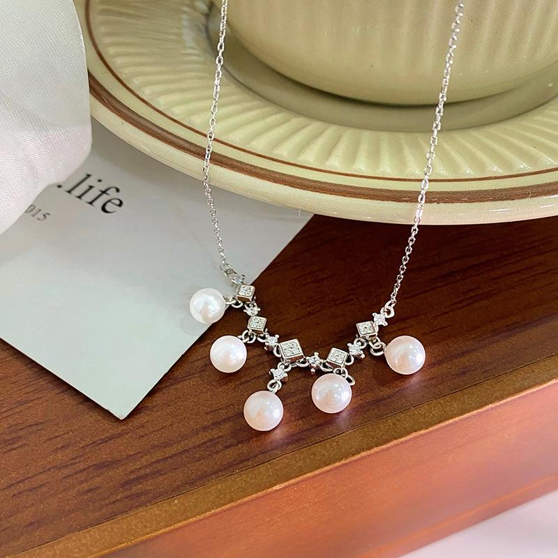 Изысканное ожерелье с кисточками из циркония и жемчуга для женщин, легкая роскошь и элегантность высокого класса, цепочка на ключицу