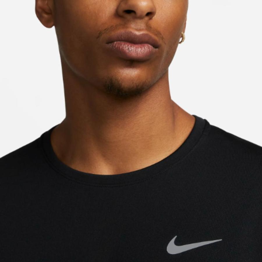 Nike Miler Solid Color Logo Спортивная рубашка с круглым вырезом и длинным рукавом Мужские топы черного цвета FB7070-010
