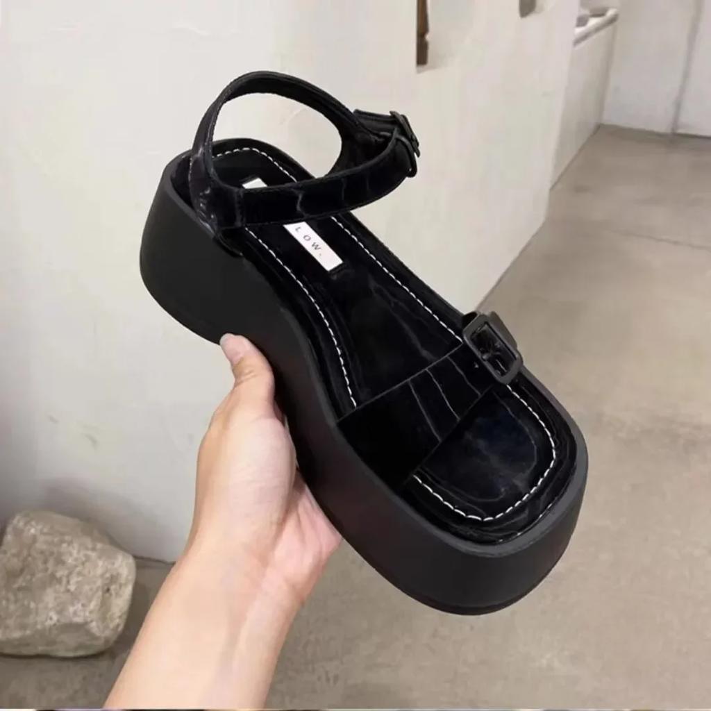 Летние женские сандалии-гладиаторы, модные элегантные туфли на плоской подошве с узкими ремешками, женские повседневные пляжные сандалии для отдыха на открытом воздухе, размеры 35-40