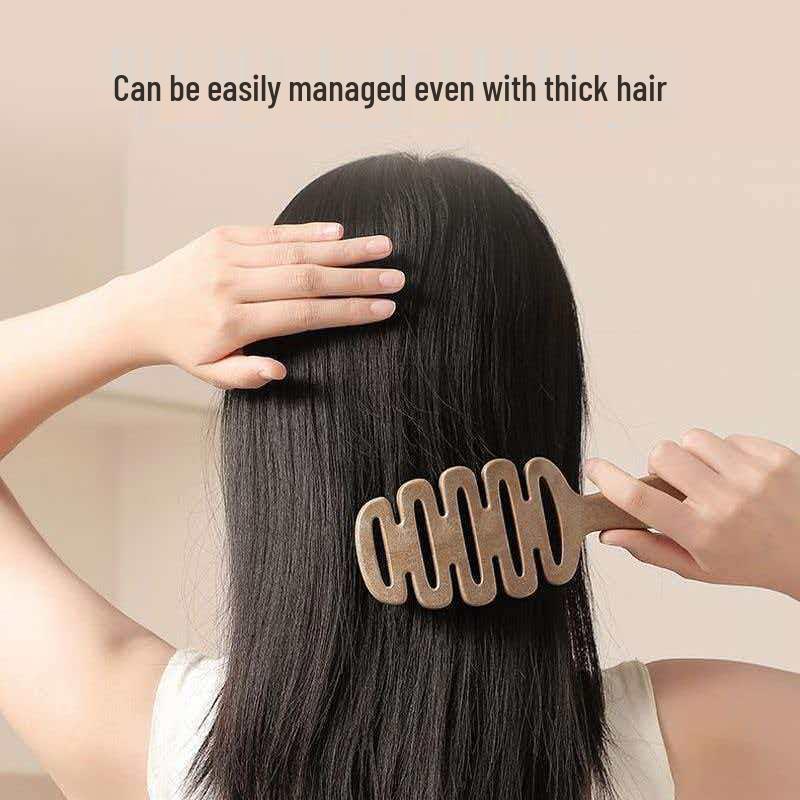 Набор расчесок для ухода за волосами и массажа с сосновыми шишками и щетиной