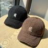New autumn and winter thickened warm lamb wool baseball cap for women, wide brim, makes the face look smaller, suitable for large head sizes, trendy