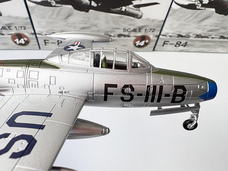 Модель истребителя США F4U-1 Corsair времен Второй мировой войны, масштаб 1:72 - Коллекция仿真ных моделей из сплава
