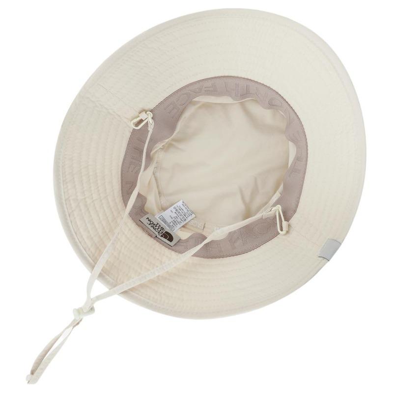 The North Face Equipped with drawstring adjustment strap, nylon bucket hat, unisex couple style, color Cream M