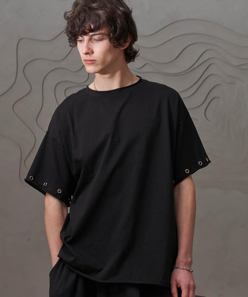 TENER Sleeve Eyelet T-Shirt (Black)