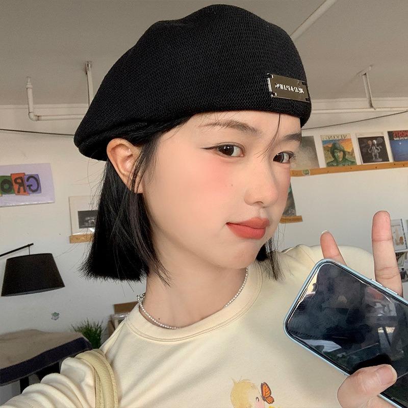 Берет женский новые осенне-зимние модели показывают маленькое лицо и носят шляпу вперед с большим обхватом головы черная шляпа.