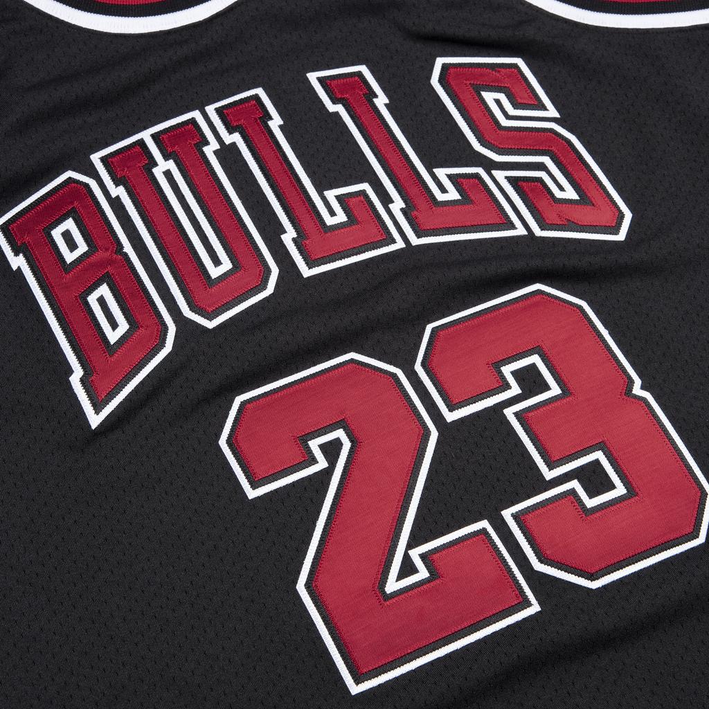 Mitchell & Ness Чикаго Буллз Альтернативная 1997 98 Майкл Джордан Аутентичная форма AJY4GS18400-CBUBLCK97MJO