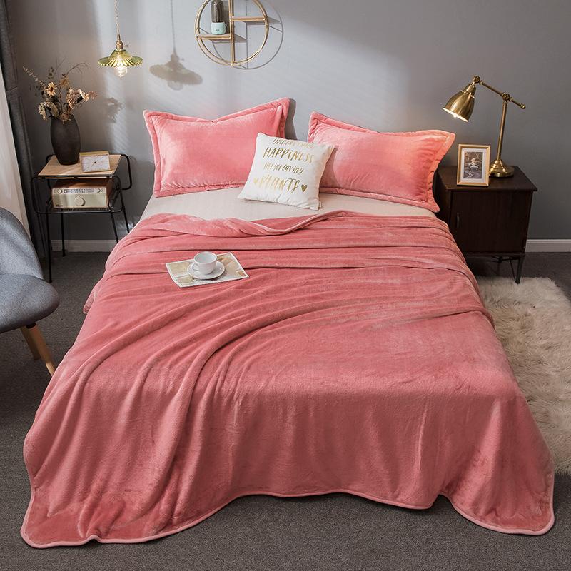 Однотонные молочные бархатные одеяла, утолщенные осенне-зимние чехлы для диванов, офисные ворсы, удобные коралловые фланелевые прямоугольные одеяла