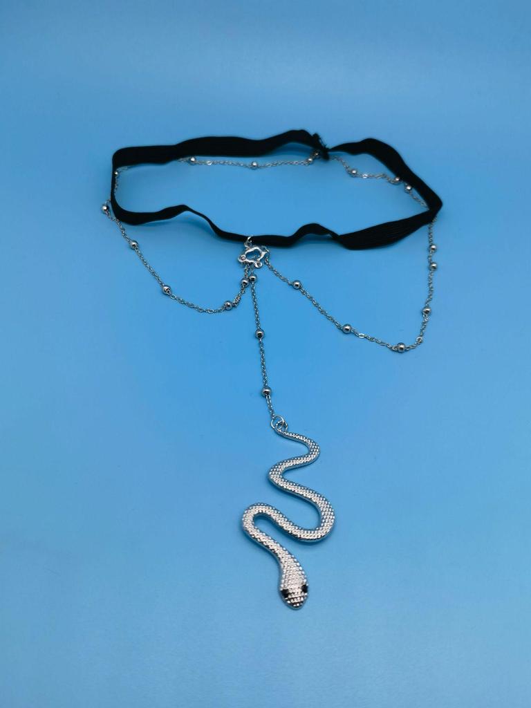 European-American Beach Glam Body Chain with Sparkling Diamond Pendant and Tassel