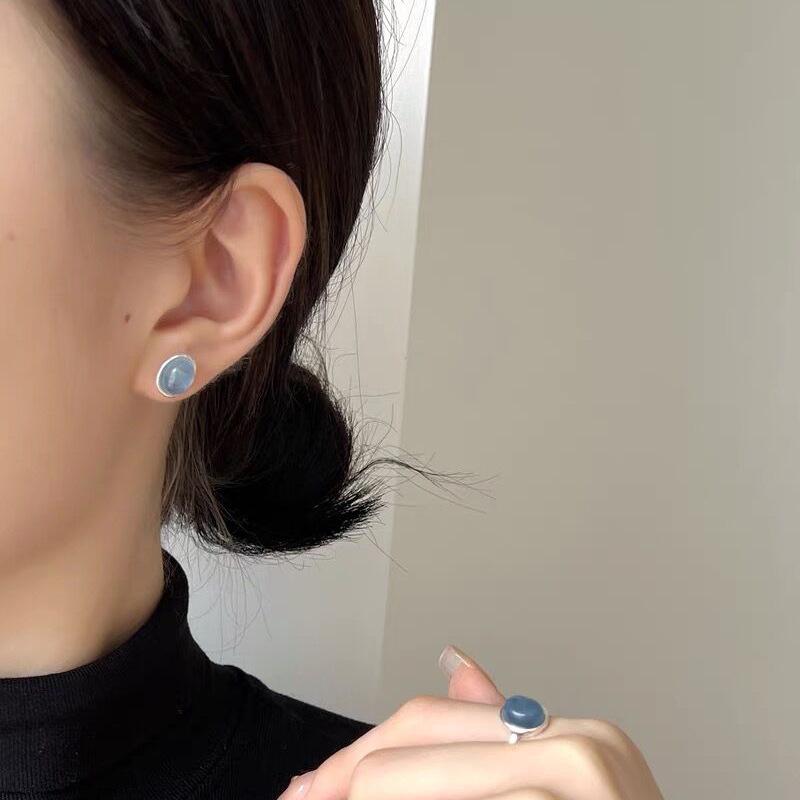 Серьги-пусеты из стерлингового серебра S925 с овальным аквамарином для женщин - Элегантные, универсальные и стильные.