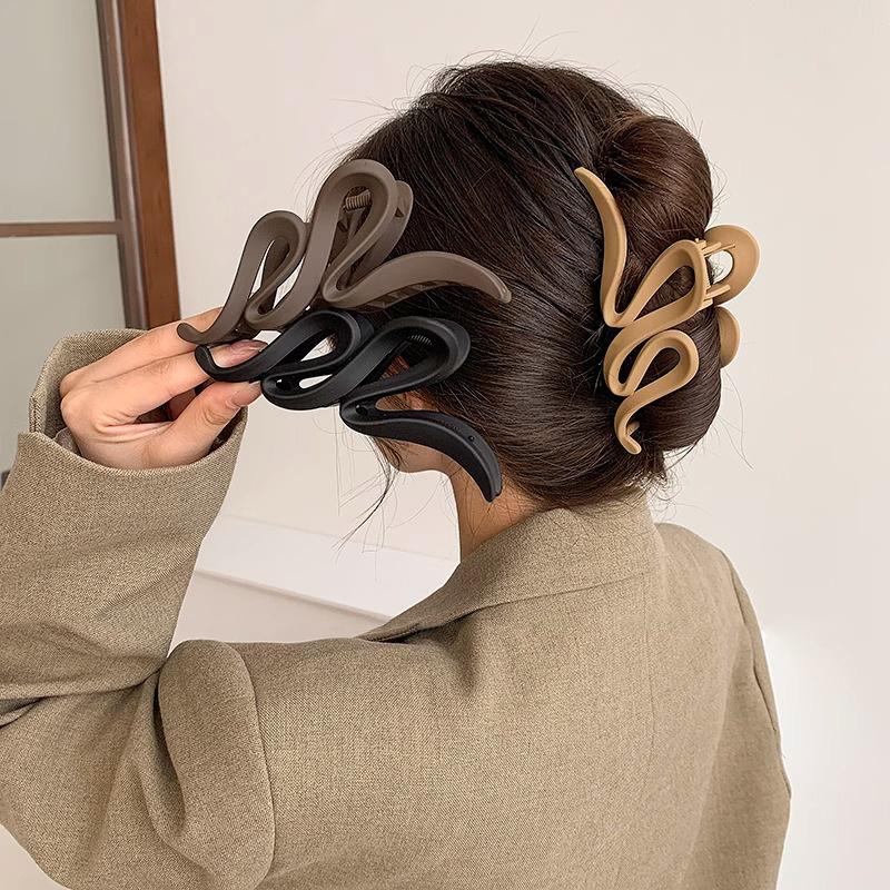 13cm Matte Acrylic Hair Clips for Women Wave Hair Claw Ponytail Holder Girls Hair Accessories Headwear 4 Colors