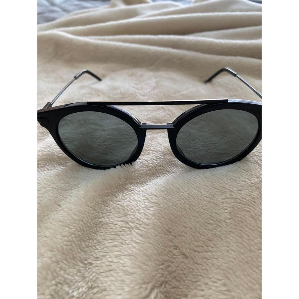Б/у черные солнцезащитные очки Fendi