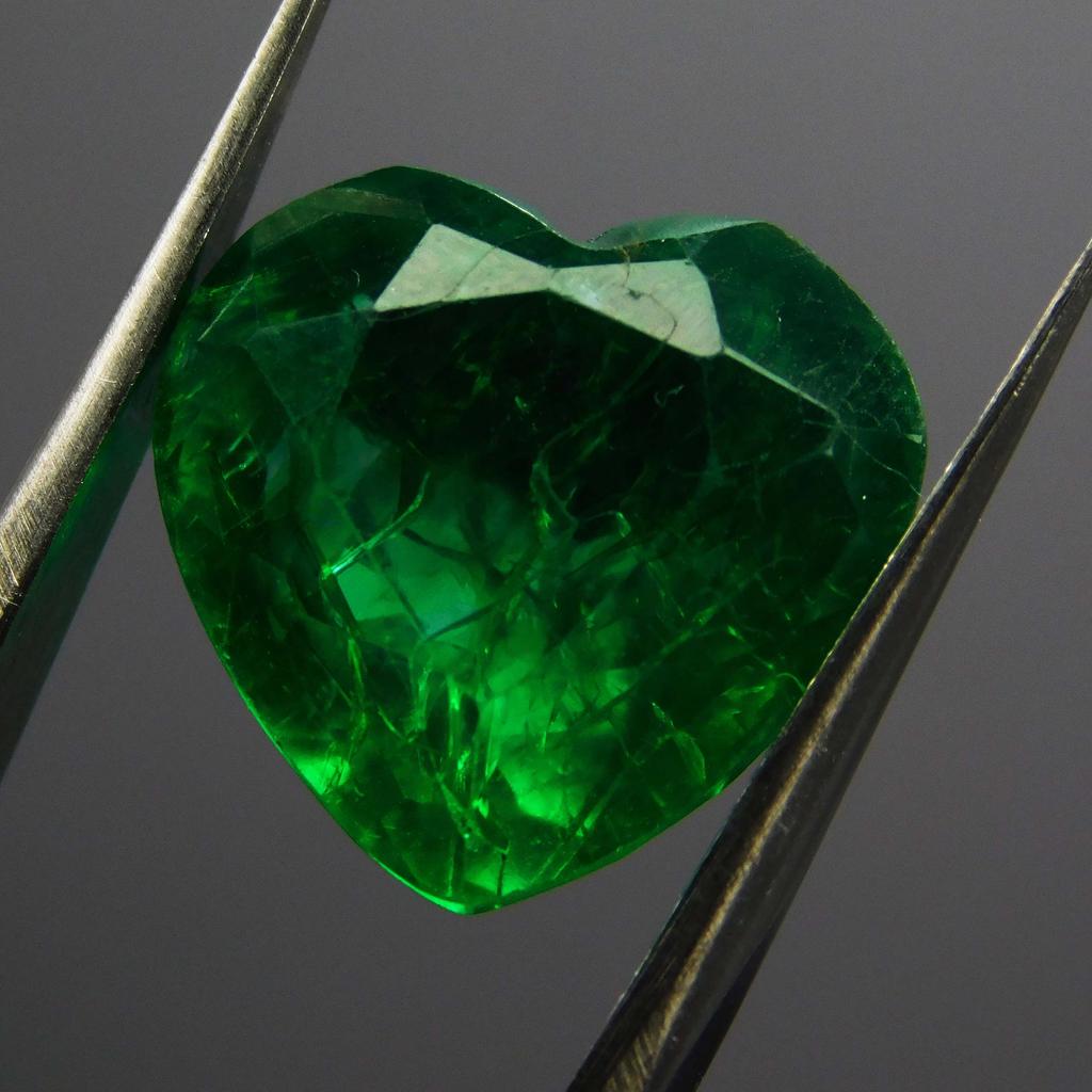 Natural Green Emerald Loose Gemstone Heart Cut 10 ct Colombian for Jewelry Making and Crafts