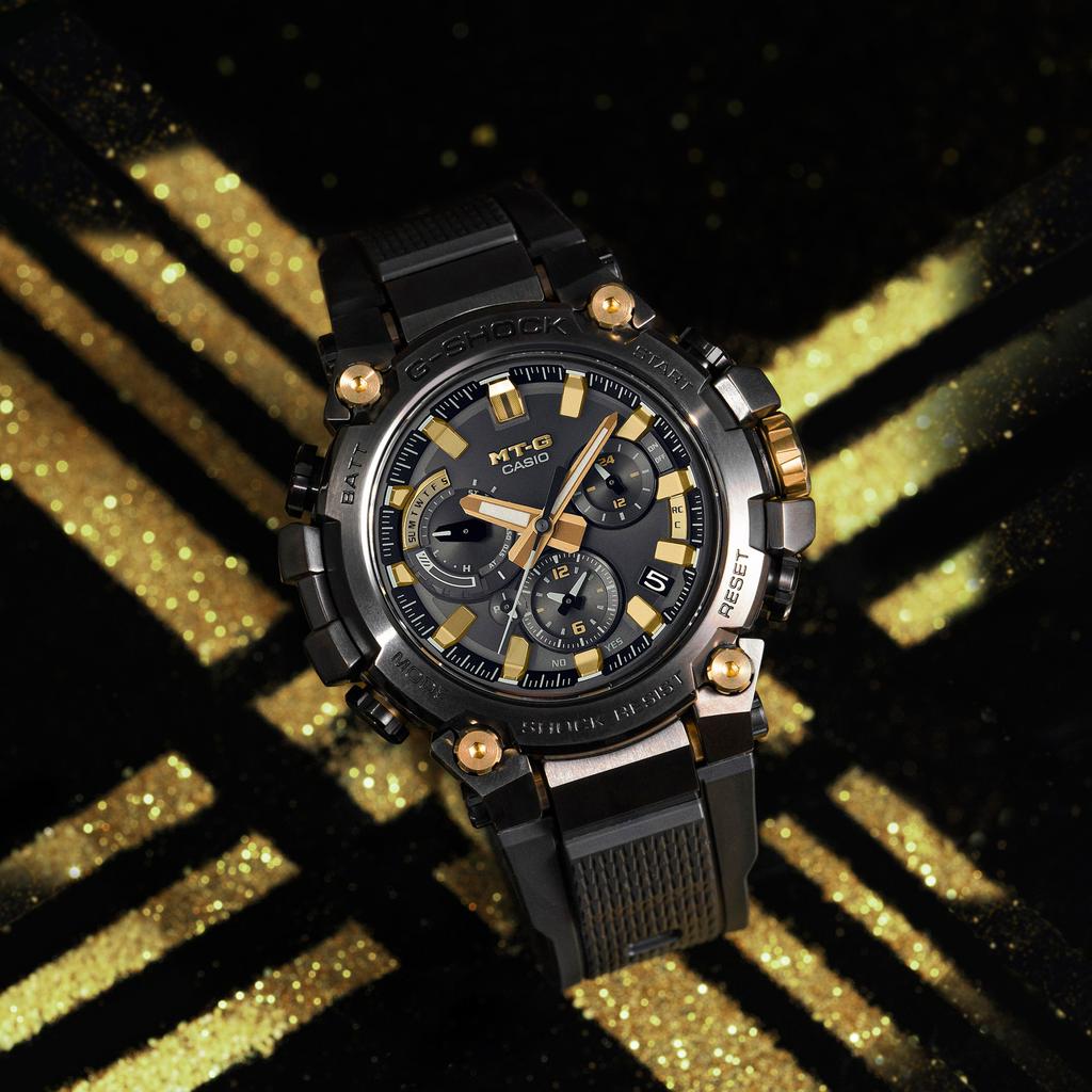Casio Мужские кварцевые часы из нержавеющей стали с водозащитой 200 м MTG-B3000BDE-1A