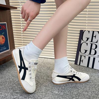 2025 осень маленькие белые туфли новая корейская версия ins студентки платформа увеличивающая рост спортивная обувь повседневная обувь на доске папины кроссовки
