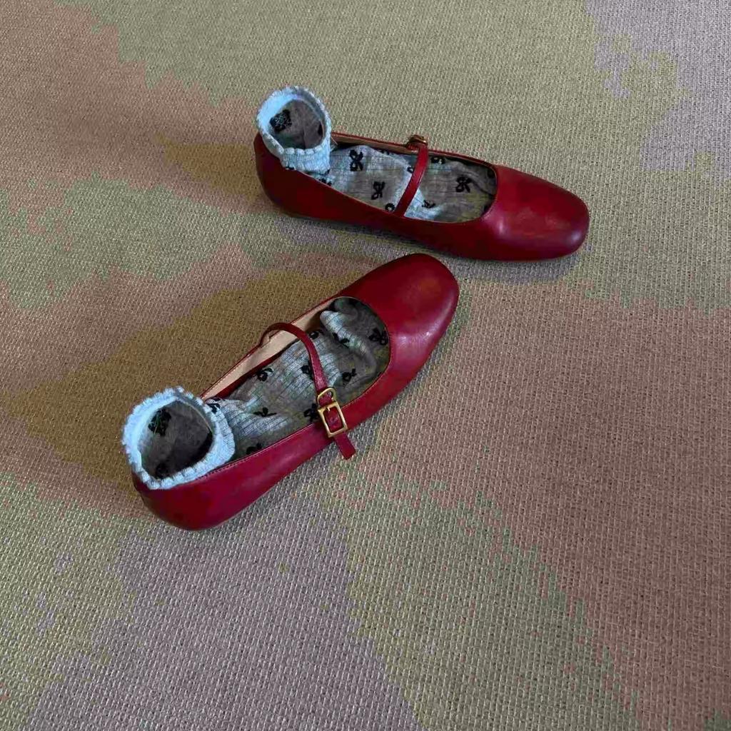 Туфли корейской дочери из овчины в стиле ретро на одной пуговице красного цвета, балетки Мэри Джейн, туфли на плоской подошве для поездок на работу