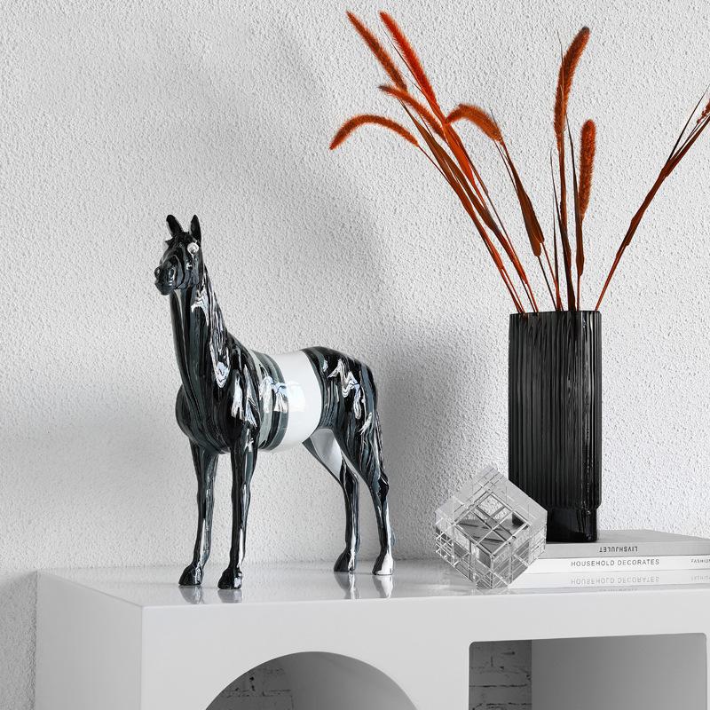 Nordic Light Luxury Horse Ornaments Creative Hunting Living Room Desktop Entrance Office Wine Cabinet Home Decoration Gift