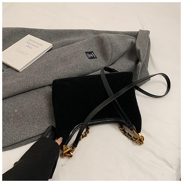 Ielgy Suede Large Capacity Autumn Winter Retro Shoulder Messenger Bag Chain Commuter Bucket Bag