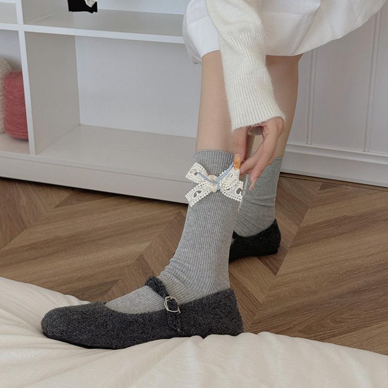 Female Spring and Autumn Pure Color with Sweet Lace Bow Heavy Work Love Hollow In The Tube Stack Socks