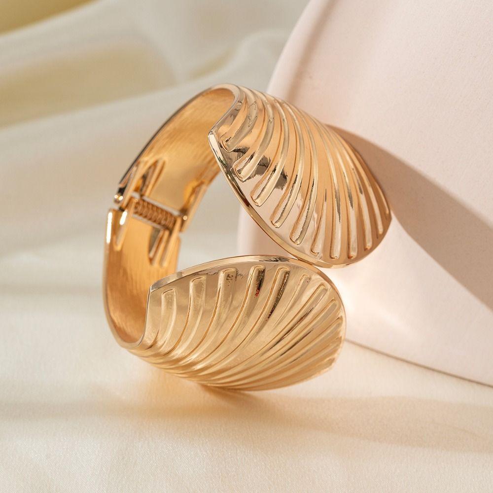 Europe American Style Shell Open Bangle Minority Design Exaggerated Bracelet Cuff Bangles  Gift