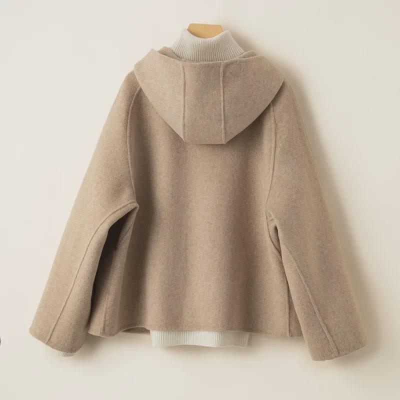 Petite Women's Hepburn-Style Black Wool Hooded Coat - Short, Double-Faced for 2024 Autumn/Winter