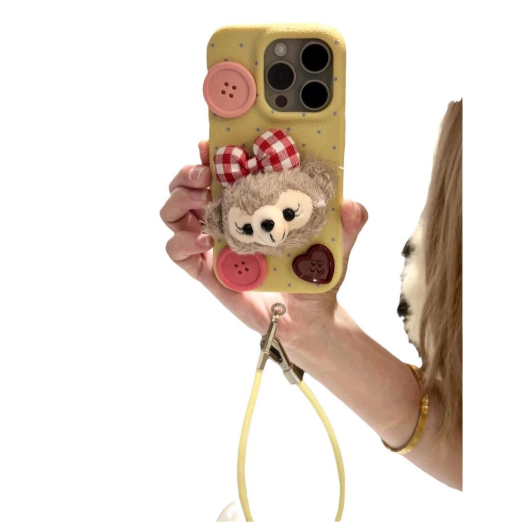 Пушистый мультяшный чехол для телефона с Даффи Даком подходит для iPhone 16pro со шнурком и iPhone 15 с полной защитой
