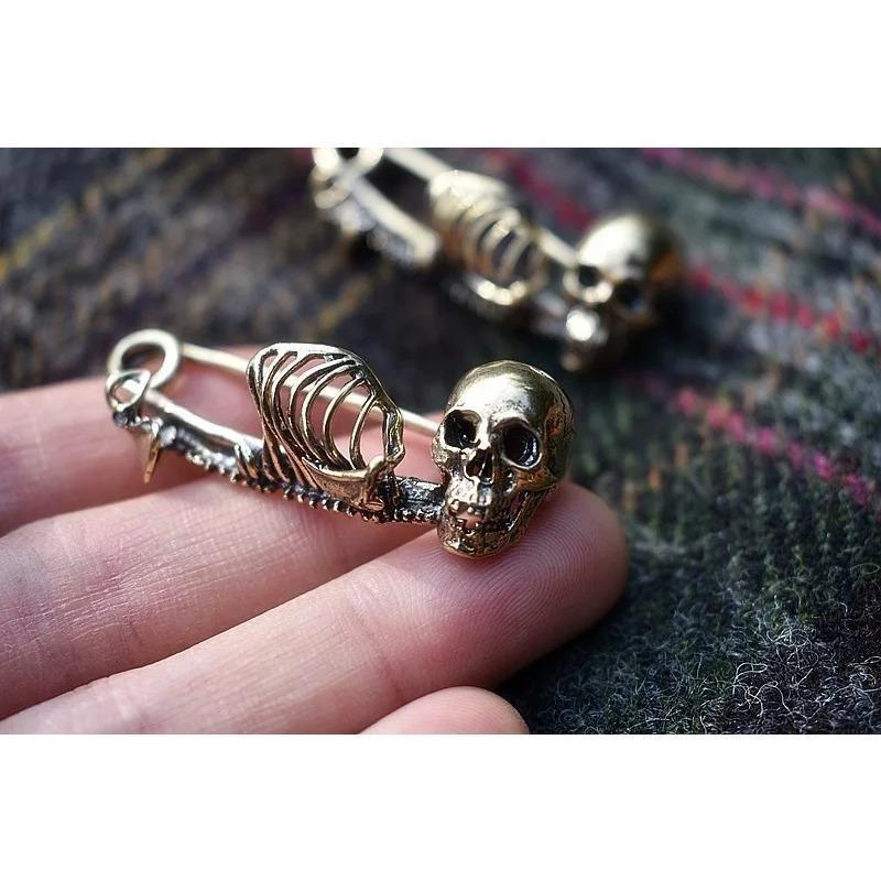 Creative Dark Vintage Skull Safety Brooch Blanket Scarf Sweater Pin Halloween Retro Jewelry Accessories Clothes Decor Goods