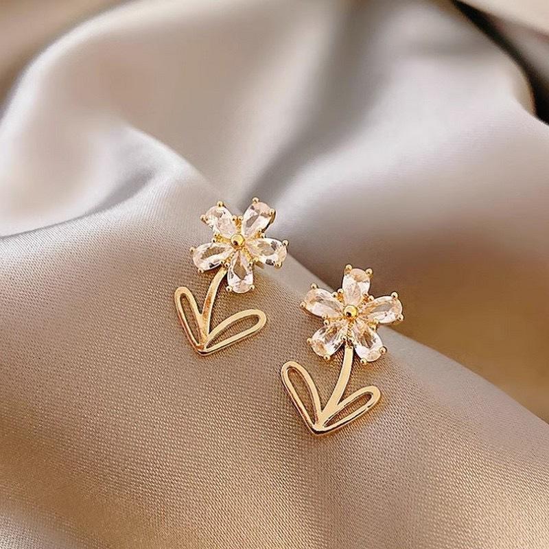 Dongdaemun Three-Dimensional Zircon Flower Earrings, Super Fairy Small Fresh Petal Earrings