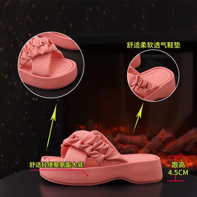 Тапочки на платформе женские летние 2025 новые классные тапочки для девочек модные пляжные тапочки повседневные облачные женские туфли