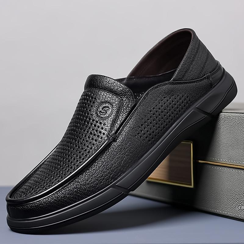 Перфорированная кожаная обувь мужская летняя дышащая мужская обувь деловая кожаная повседневная обувь круглый носок для мужчин среднего возраста обувь на одной педали мужская