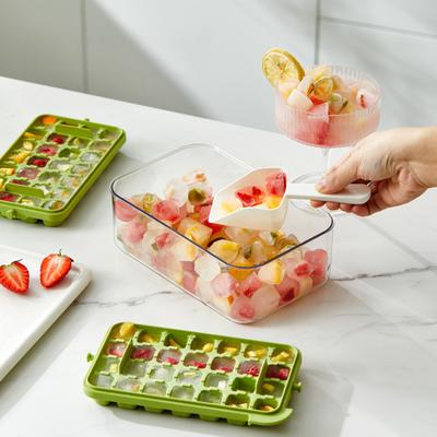 Большая форма для кубиков льда с крышкой и контейнером, штабелируемая форма для кубиков льда с легким извлечением, 28 кубиков для напитков, кофе, коктейлей