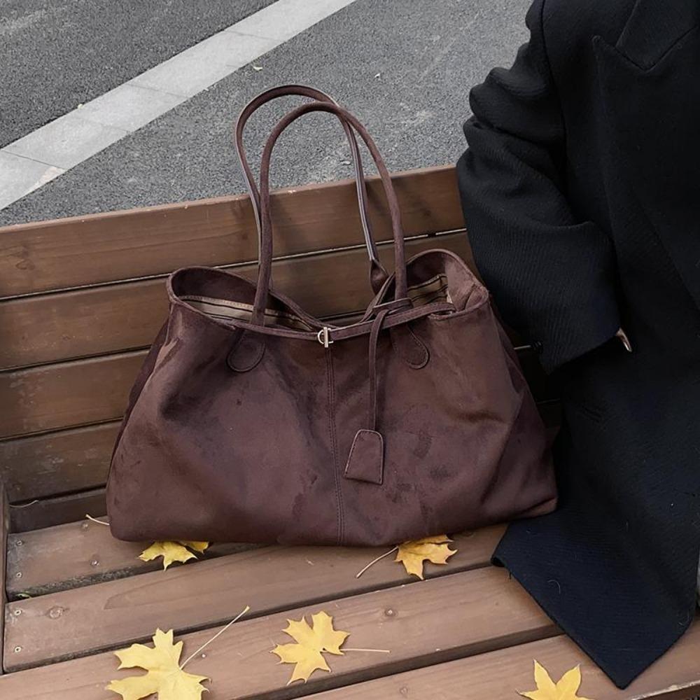 An Autumn and Winter-themed Matte Suede Single-shoulder Handbag, Which Is Casual and Versatile, with a Large Capacity and Designed As a Tote Bag.