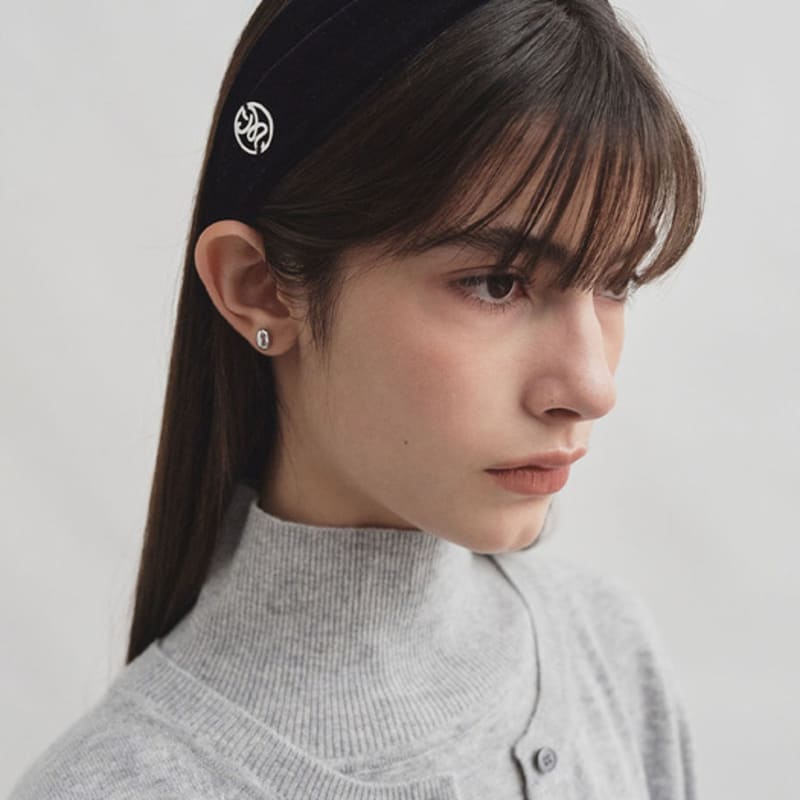 MONGDOL [2 цвета] Бархатная повязка для волос с логотипом-шармом MDAC039