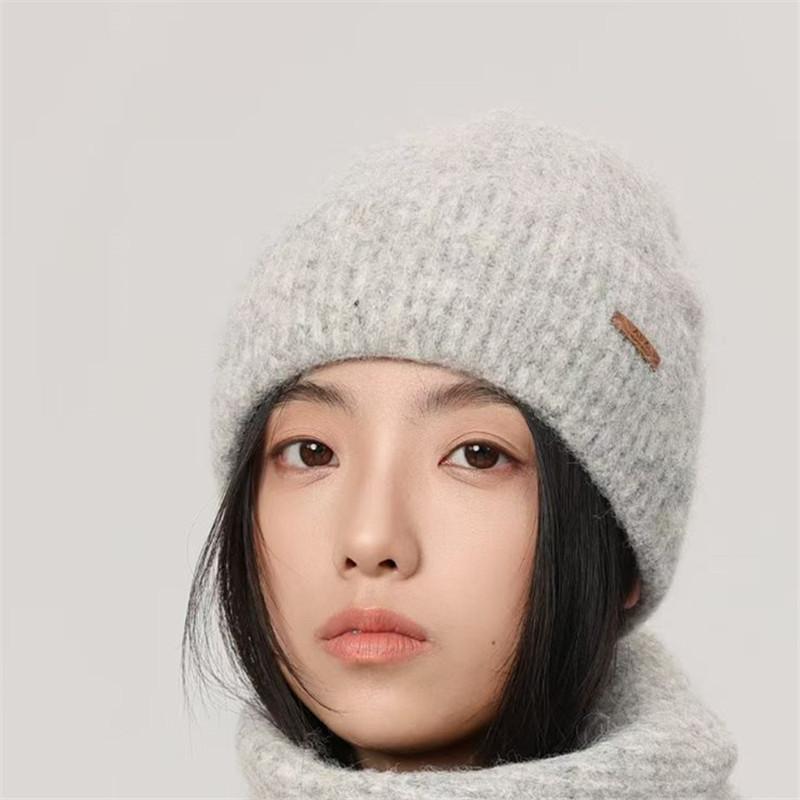 October siege knitted scarf women's autumn and winter hat women's new versatile solid color soft waxy warm containing wool two-piece set