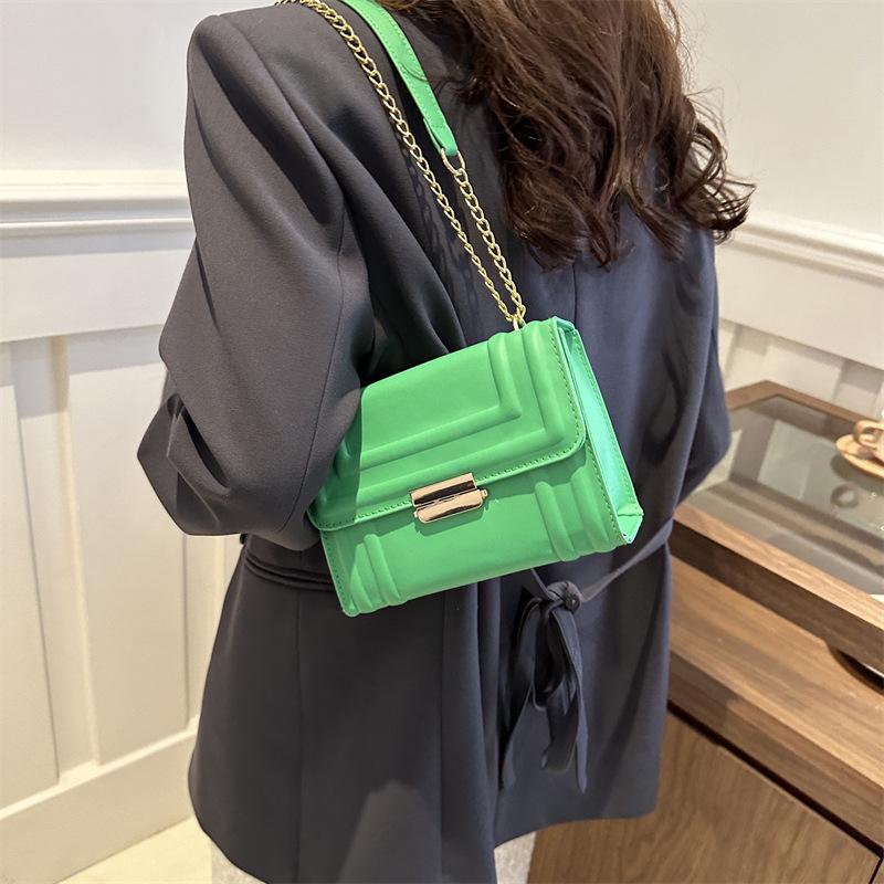 Весенняя новая модная сумка через плечо с цепочкой для женщин Простая и модная темпераментная и персонализированная сумка через плечо