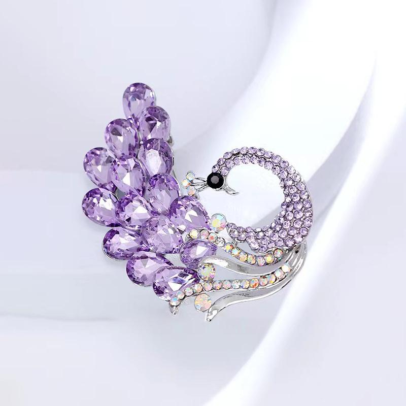 Роскошная романтическая фиолетовая брошь в виде павлина, женская индивидуальность, элегантная высококачественная брошь в виде животного с бриллиантами, аксессуары для одежды